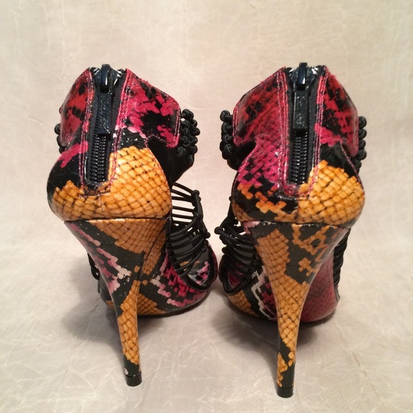 𝐌𝐈𝐂𝐇𝐀𝐄𝐋 𝐀𝐍𝐓𝐎𝐍𝐈𝐎 High Heel Sandal - Picture 8 of 12
